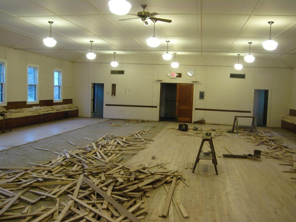 Taking out the old dance floor – 2_1024x768